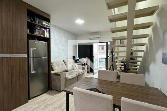 Sala de apartamento para alugar com 1 quarto, 54m² em Bethaville I, Barueri
