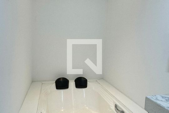 Banheiro da Suíte 1 de apartamento para alugar com 1 quarto, 54m² em Bethaville I, Barueri
