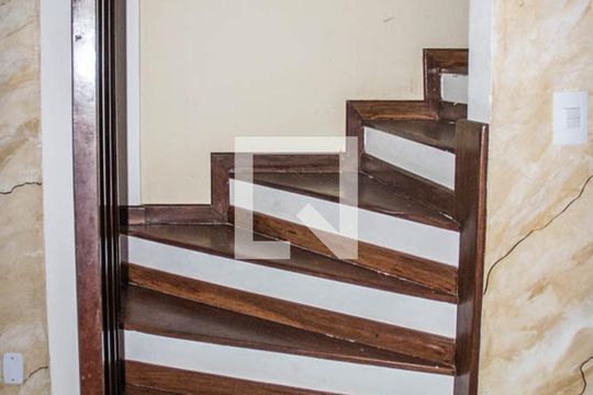 Escada de casa de condomínio para alugar com 3 quartos, 108m² em Stella Maris, Salvador