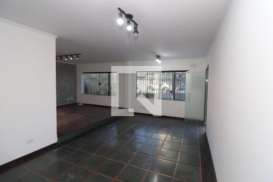 Casa para alugar com 3 quartos, 240m² em Vila Carrão, São Paulo