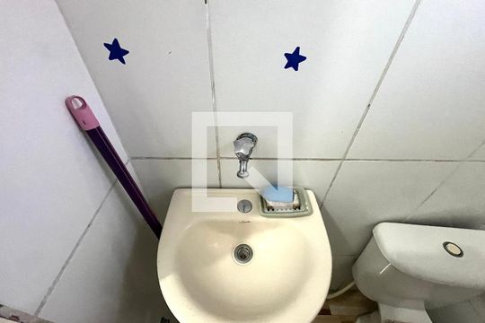 Banheiro  de casa para alugar com 1 quarto, 21m² em Jabaquara, São Paulo