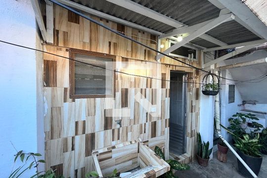 Fachada de casa para alugar com 1 quarto, 21m² em Jabaquara, São Paulo