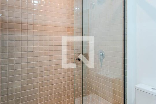 Banheiro de apartamento para alugar com 1 quarto, 25m² em Centro Histórico, Porto Alegre