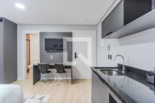 Cozinha de apartamento para alugar com 1 quarto, 25m² em Centro Histórico, Porto Alegre
