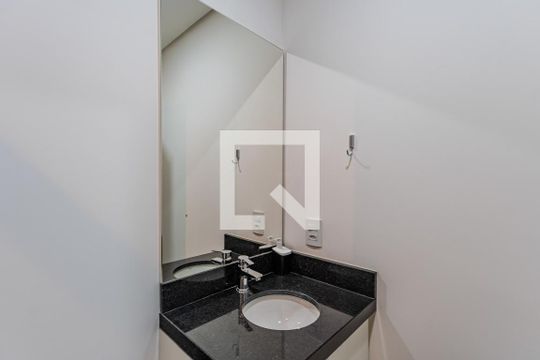 Banheiro de apartamento para alugar com 1 quarto, 25m² em Centro Histórico, Porto Alegre