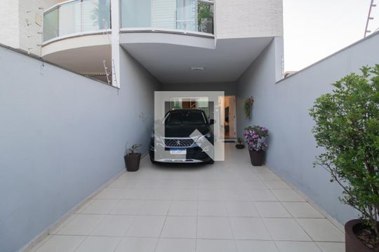 Garagem de casa para alugar com 3 quartos, 240m² em Vila Talarico, São Paulo