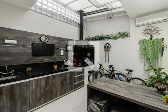 Área de Serviço de casa para alugar com 3 quartos, 240m² em Vila Talarico, São Paulo
