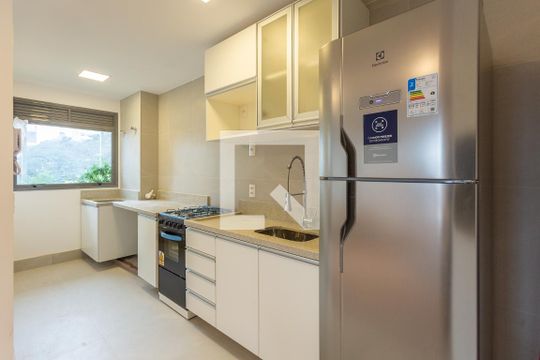 Cozinha de apartamento à venda com 2 quartos, 69m² em Auxiliadora, Porto Alegre