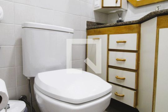 Banheiro de apartamento à venda com 3 quartos, 65m² em Vila Mazzei, São Paulo