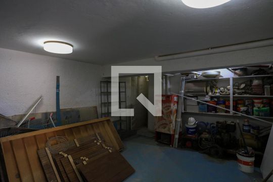 Garagem de casa à venda com 8 quartos, 640m² em São Pedro, Belo Horizonte