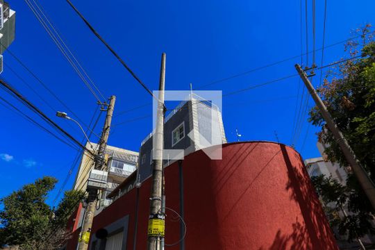 Fachada de casa à venda com 8 quartos, 640m² em São Pedro, Belo Horizonte
