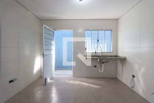 Sala/Cozinha de casa de condomínio à venda com 4 quartos, 230m² em Vila Antonieta, São Paulo