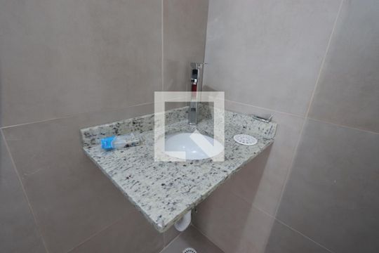 Banheiro de casa de condomínio à venda com 4 quartos, 230m² em Vila Antonieta, São Paulo