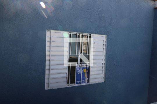 Placa de casa para alugar com 1 quarto, 47m² em Vila Antonieta, São Paulo