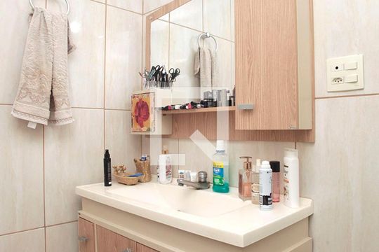 Banheiro Quarto 1 Suíte de apartamento para alugar com 2 quartos, 120m² em Rio Branco, Porto Alegre
