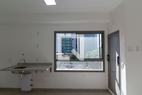 Sala/Cozinha de kitnet/studio à venda com 1 quarto, 27m² em Chácara Seis de Outubro, São Paulo
