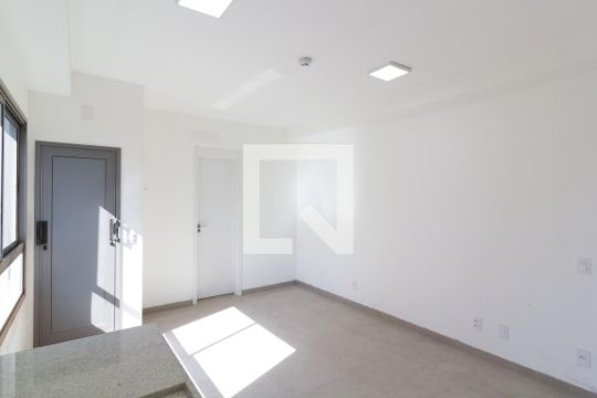 Sala/Cozinha de kitnet/studio à venda com 1 quarto, 27m² em Chácara Seis de Outubro, São Paulo