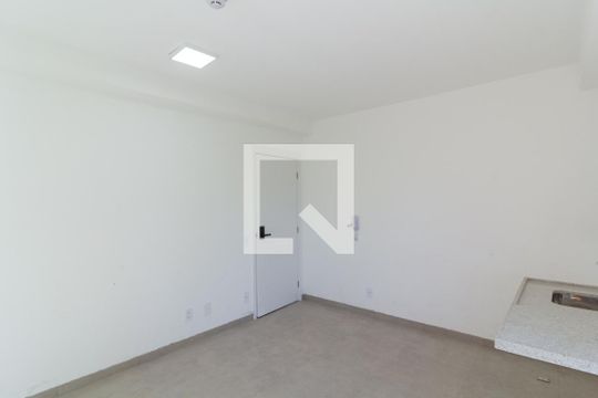 Sala/Cozinha de kitnet/studio à venda com 1 quarto, 27m² em Chácara Seis de Outubro, São Paulo