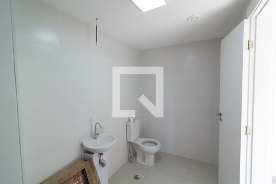 Banheiro de kitnet/studio à venda com 1 quarto, 27m² em Chácara Seis de Outubro, São Paulo