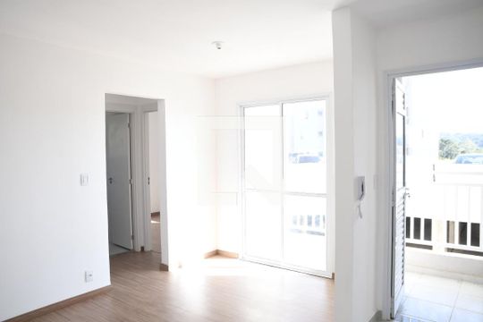 Apartamento para alugar com 2 quartos, 47m² em Jardim Pioneira, Cotia