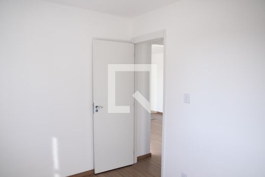 Quarto 2 de apartamento para alugar com 2 quartos, 47m² em Jardim Pioneira, Cotia