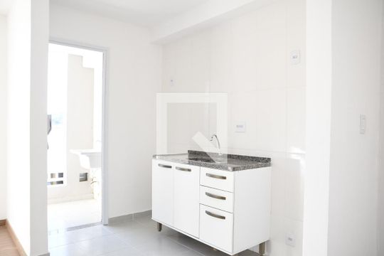 Cozinha de apartamento para alugar com 2 quartos, 47m² em Jardim Pioneira, Cotia