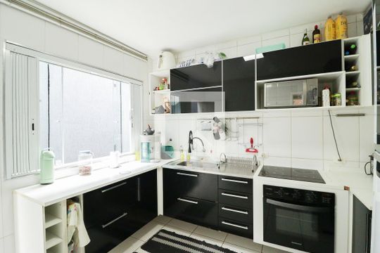 Cozinha de casa à venda com 4 quartos, 130m² em Parque Sao Domingos, São Paulo