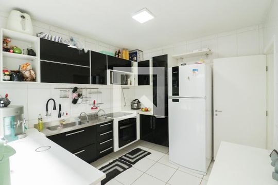 Cozinha de casa à venda com 4 quartos, 130m² em Parque Sao Domingos, São Paulo