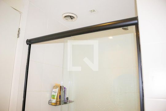 Banheiro de apartamento para alugar com 2 quartos, 50m² em Todos Os Santos, Rio de Janeiro
