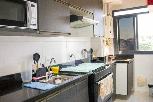 Cozinha de apartamento para alugar com 2 quartos, 50m² em Todos Os Santos, Rio de Janeiro