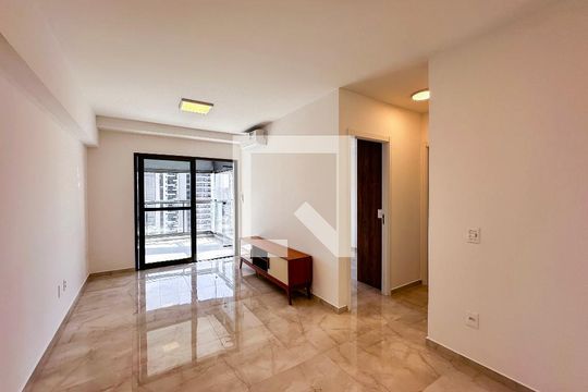 Apartamento para alugar com 2 quartos, 67m² em Jardim das Acácias, São Paulo