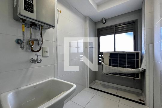 Área de Serviço de apartamento para alugar com 2 quartos, 67m² em Jardim das Acácias, São Paulo