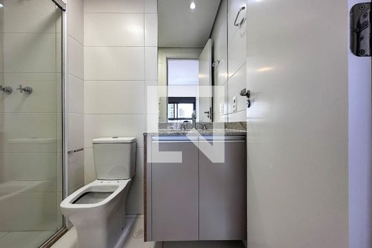 Banheiro Suíte de apartamento para alugar com 2 quartos, 67m² em Jardim das Acácias, São Paulo