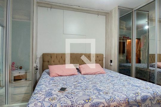 Quarto 1 suíte de casa à venda com 3 quartos, 200m² em Jardim Progresso, Santo André