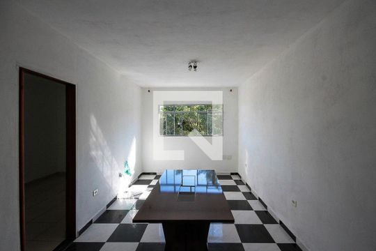 Casa à venda com 3 quartos, 90m² em Jardim Tietê, São Paulo