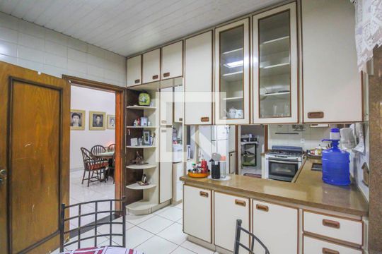 Cozinha de casa à venda com 5 quartos, 350m² em Vila Carrao, São Paulo