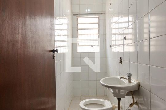 Banheiro de casa à venda com 4 quartos, 435m² em Vila Palmeiras, São Paulo