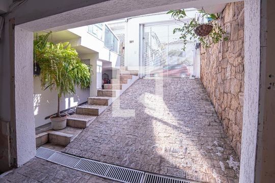 Garagem de casa à venda com 4 quartos, 240m² em Vila Nair, São Paulo