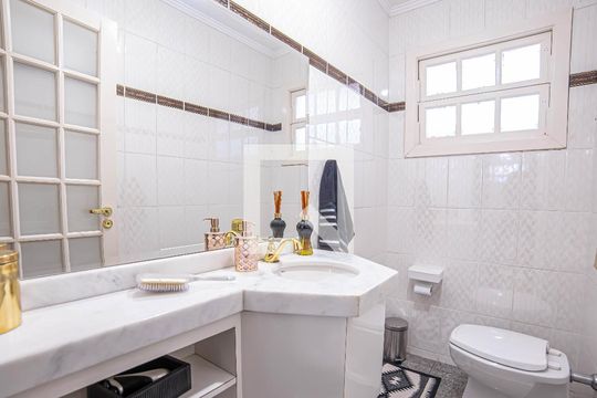 Banheiro 1 de casa à venda com 4 quartos, 240m² em Vila Nair, São Paulo