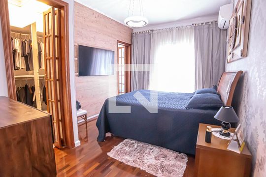 Suíte 1 de casa à venda com 4 quartos, 240m² em Vila Nair, São Paulo