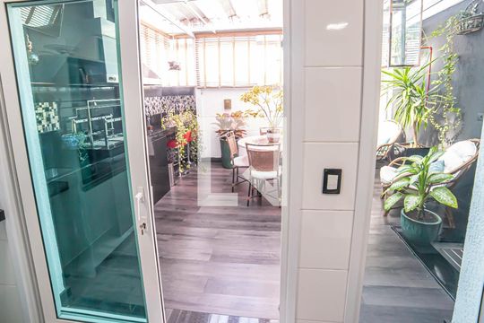 Área externa de casa à venda com 4 quartos, 240m² em Vila Nair, São Paulo