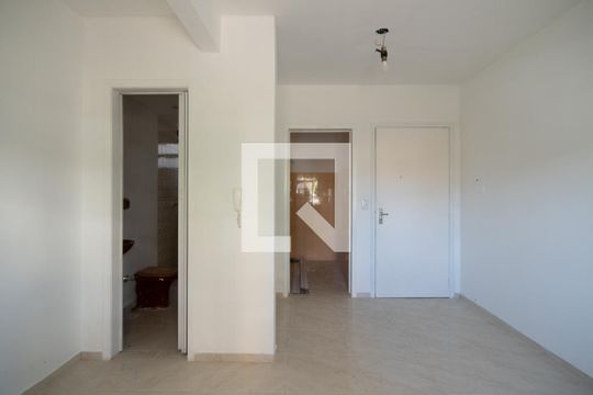 Sala/Quarto de kitnet/studio para alugar com 1 quarto, 30m² em Cristal, Porto Alegre