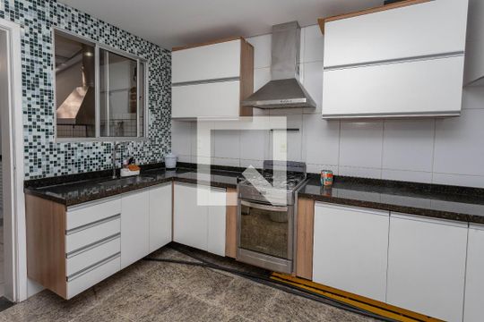 Cozinha  de casa de condomínio para alugar com 3 quartos, 134m² em Parque Santo Antonio, São Bernardo do Campo