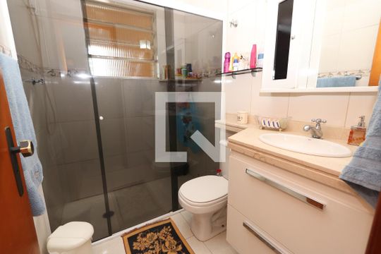 Banheiro da Suíte de casa à venda com 3 quartos, 175m² em Parque Sevilha, São Paulo
