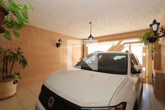 Garagem de casa à venda com 3 quartos, 175m² em Parque Sevilha, São Paulo
