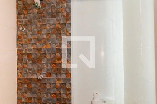 Banheiro da Suíte de apartamento à venda com 1 quarto, 33m² em Vila Bertioga, São Paulo