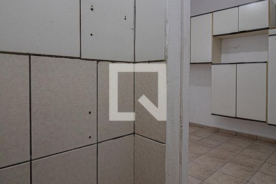 banheiro na área de serviço de casa à venda com 2 quartos, 55m² em Sacomã, São Paulo