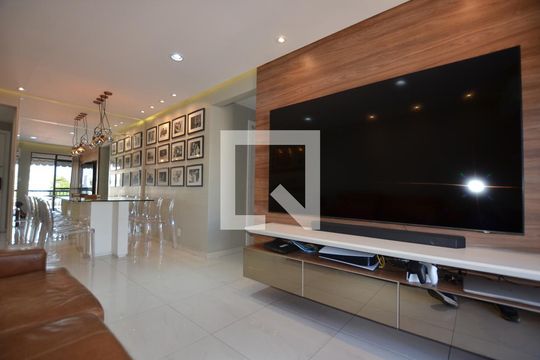Sala de apartamento à venda com 4 quartos, 114m² em Brás de Pina, Rio de Janeiro