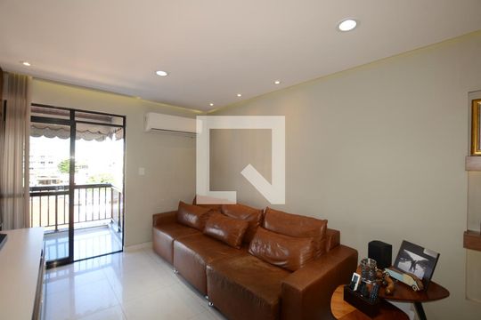 Sala de apartamento à venda com 4 quartos, 114m² em Brás de Pina, Rio de Janeiro