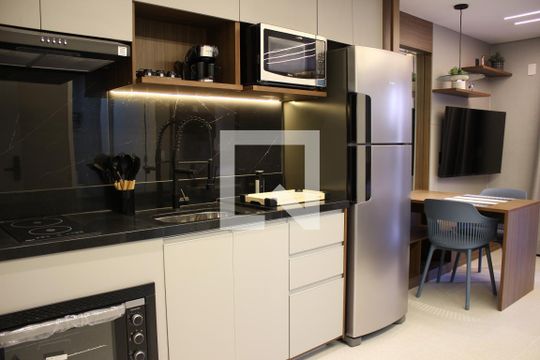 Cozinha de kitnet/studio à venda com 1 quarto, 31m² em Pinheiros, São Paulo